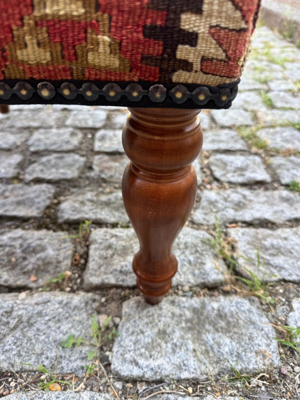 440.0 Kilim Beklede Kruk 0,63m x 0,47m x H0,39m photo