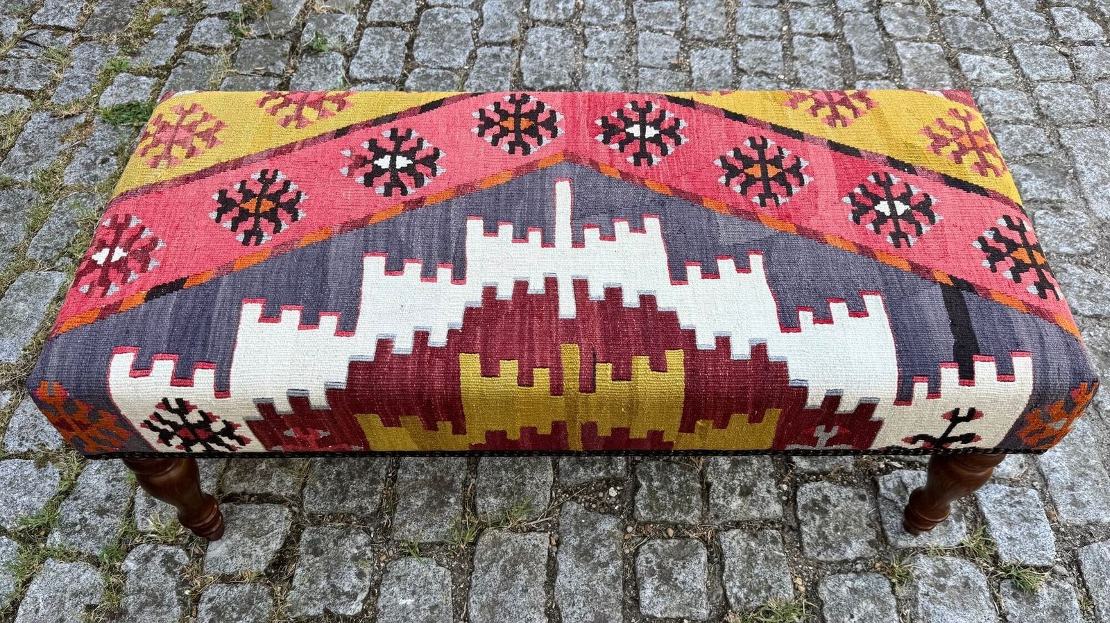 Kilim Beklede Kruk 1,03m X 0,47m X H0,40m photo 750.0