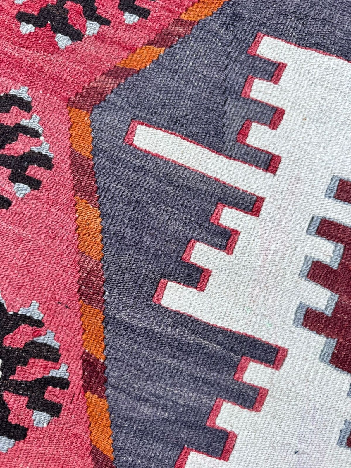photo furniture Kilim Beklede Kruk 1,03m X 0,47m X H0,40m
