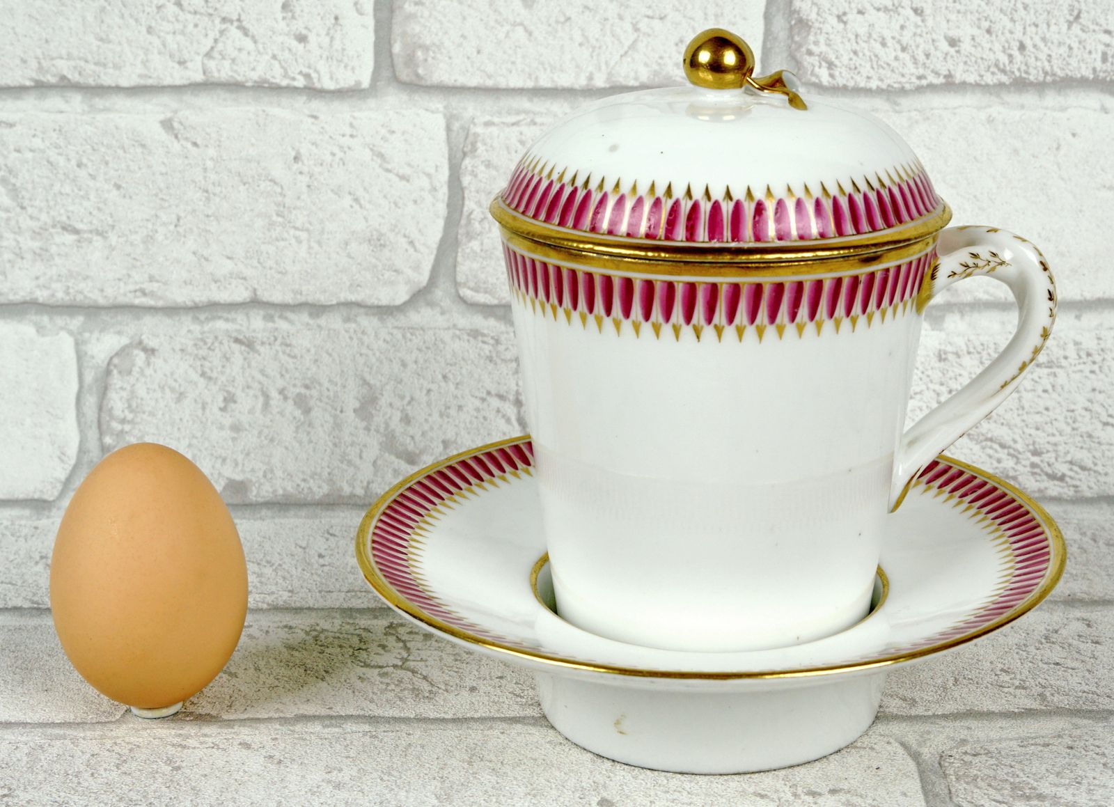 Woonaccessoires Paris Porselein Shakerbeker Met Deksel En Schotel    Eind 18e Eeuw photo