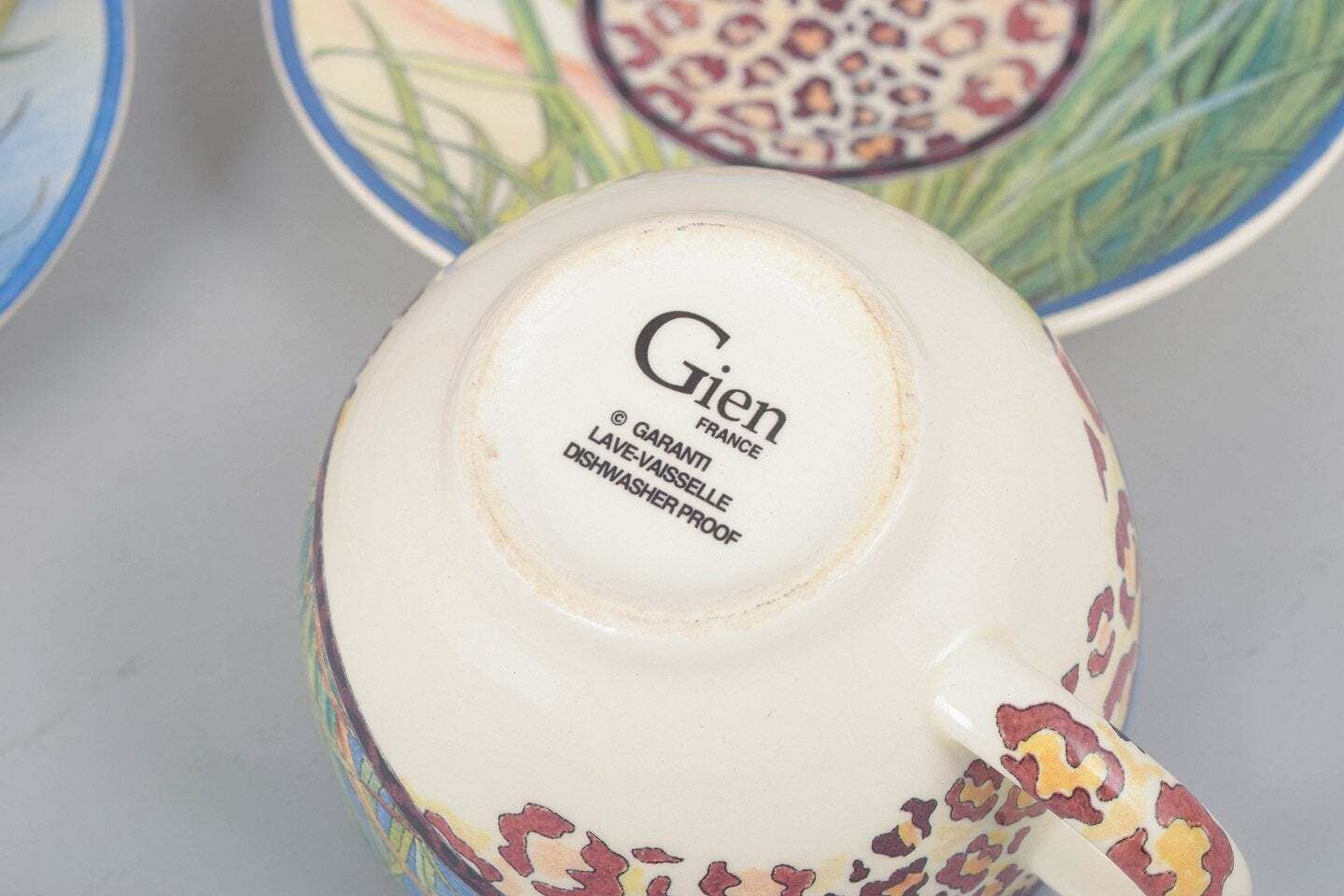 Gien, « Savane ». Paire de tasses à café en faïence avec soucoupes assorties. photo Décoration