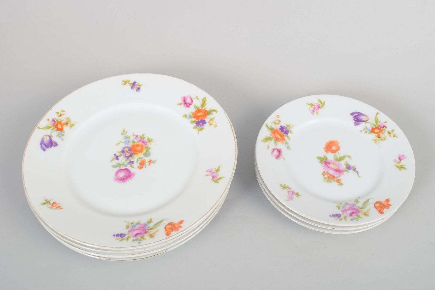 Rosenthal. Service de sept assiettes en porcelaine, motif Else. Années 1930 photo furniture