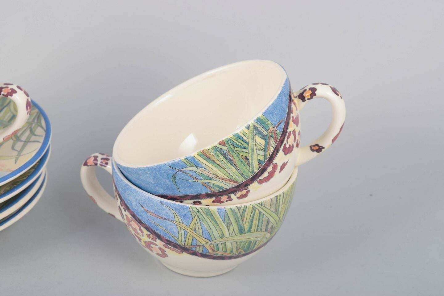 Gien, « Savane ». Service de quatre tasses à café en faïence avec soucoupes assorties. photo furniture