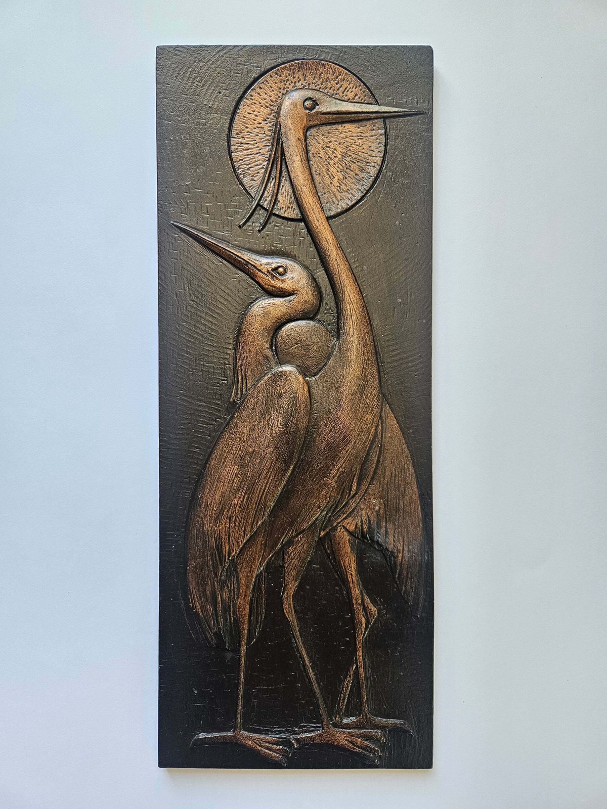 photo furniture Zeldzaam houten wandreliëf met reigers, ca. jaren 1960