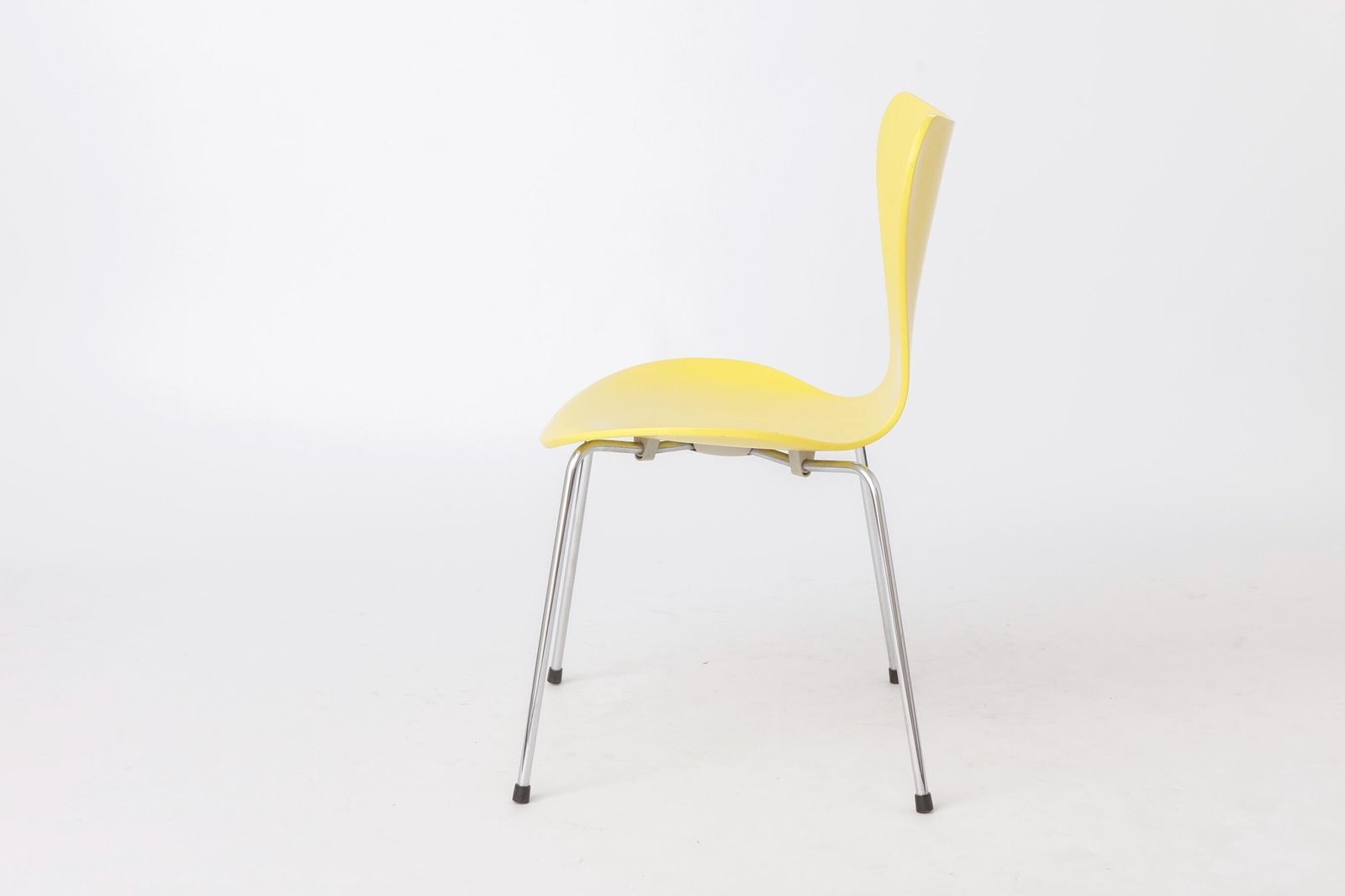 Arne Jacobsen Series 7 stoel model 3107, gele Fritz Hansen eetkamerstoel, Deens designklassieker, jaren 1990 photo Meubels