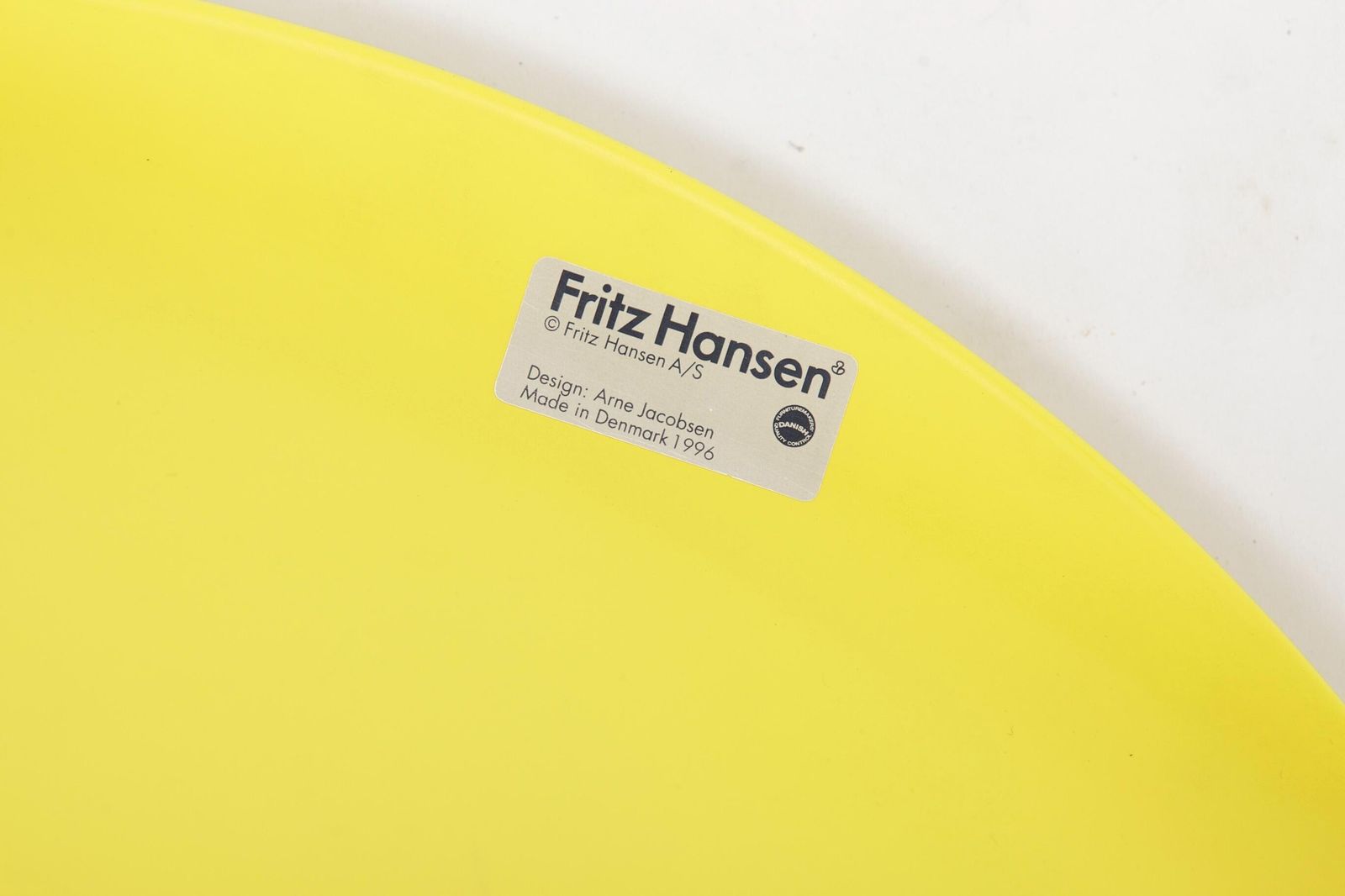 Arne Jacobsen Series 7 Chair Model 3107 | Yellow Fritz Hansen Dining Chair | Danish Design Classic, 1990s photo vintage