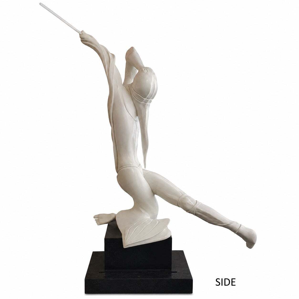 photo vintage Pietro Ceoldo "Politicante," Italiaans hedendaags sculptuur in wit gelakt hout