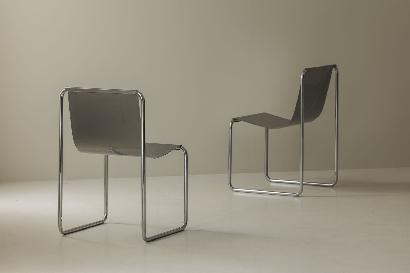 Zeer zeldzame set van vier eetkamerstoelen van Patrick Gingembre, Frankrijk jaren 1960 photo vinterior