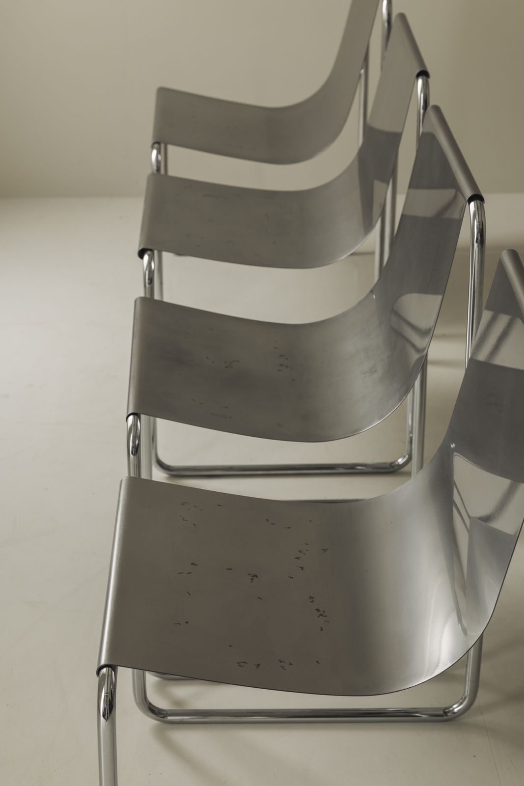Zeer zeldzame set van vier eetkamerstoelen van Patrick Gingembre, Frankrijk jaren 1960 photo vintage