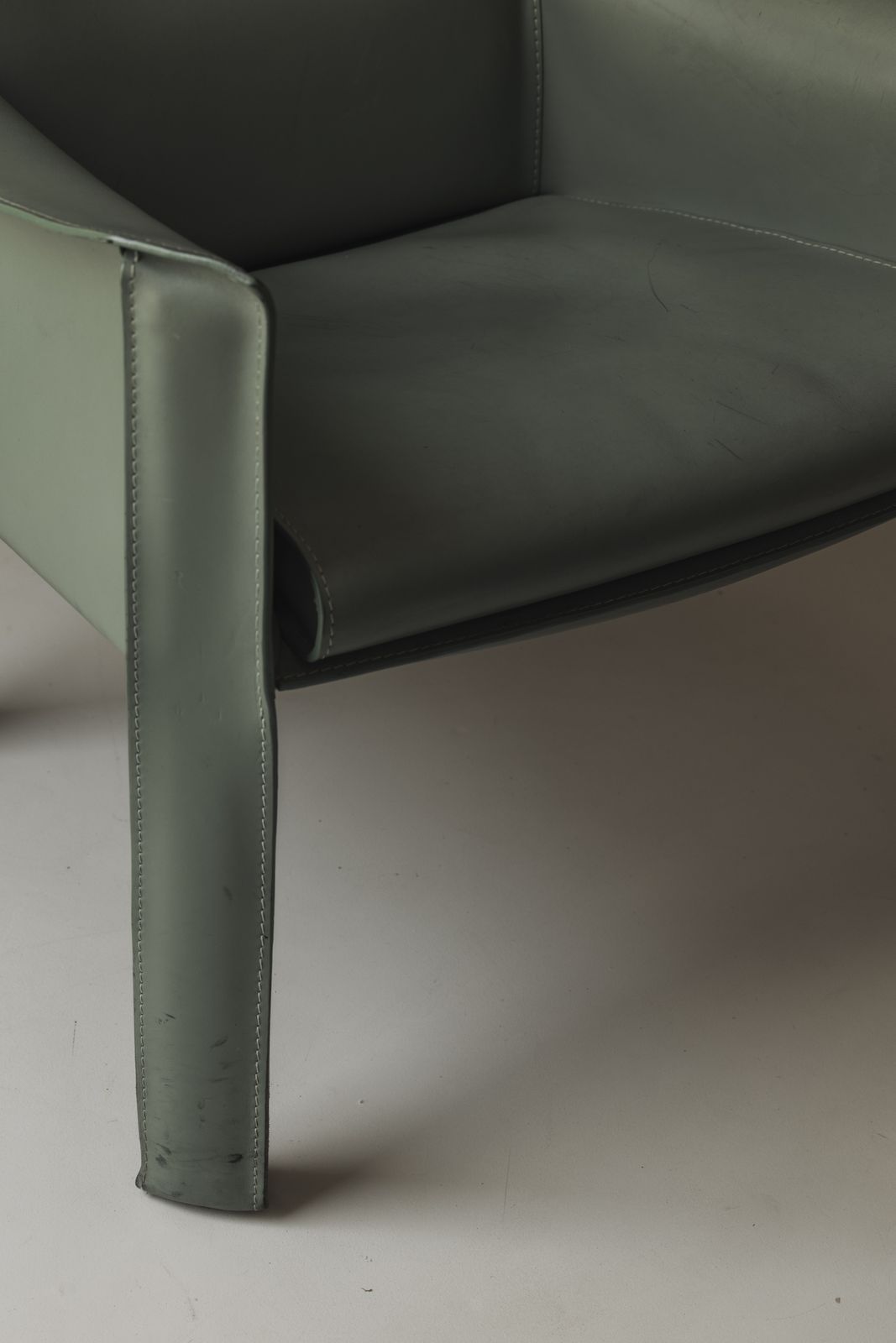 8x Sage Green Saddle Leather Cab 414 By Mario Bellini For Cassina, Italy 1980s photo vintage