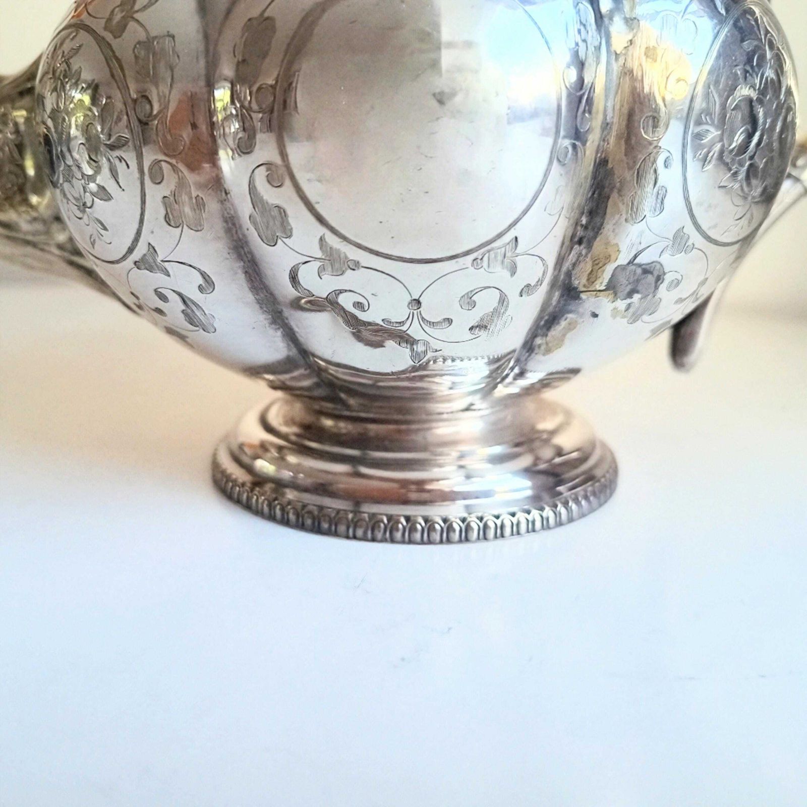 Antiek W & G Sissons verzilverd theepot en biscuit-/suikerschaal, meloenmodel met fazantenwapen photo buy