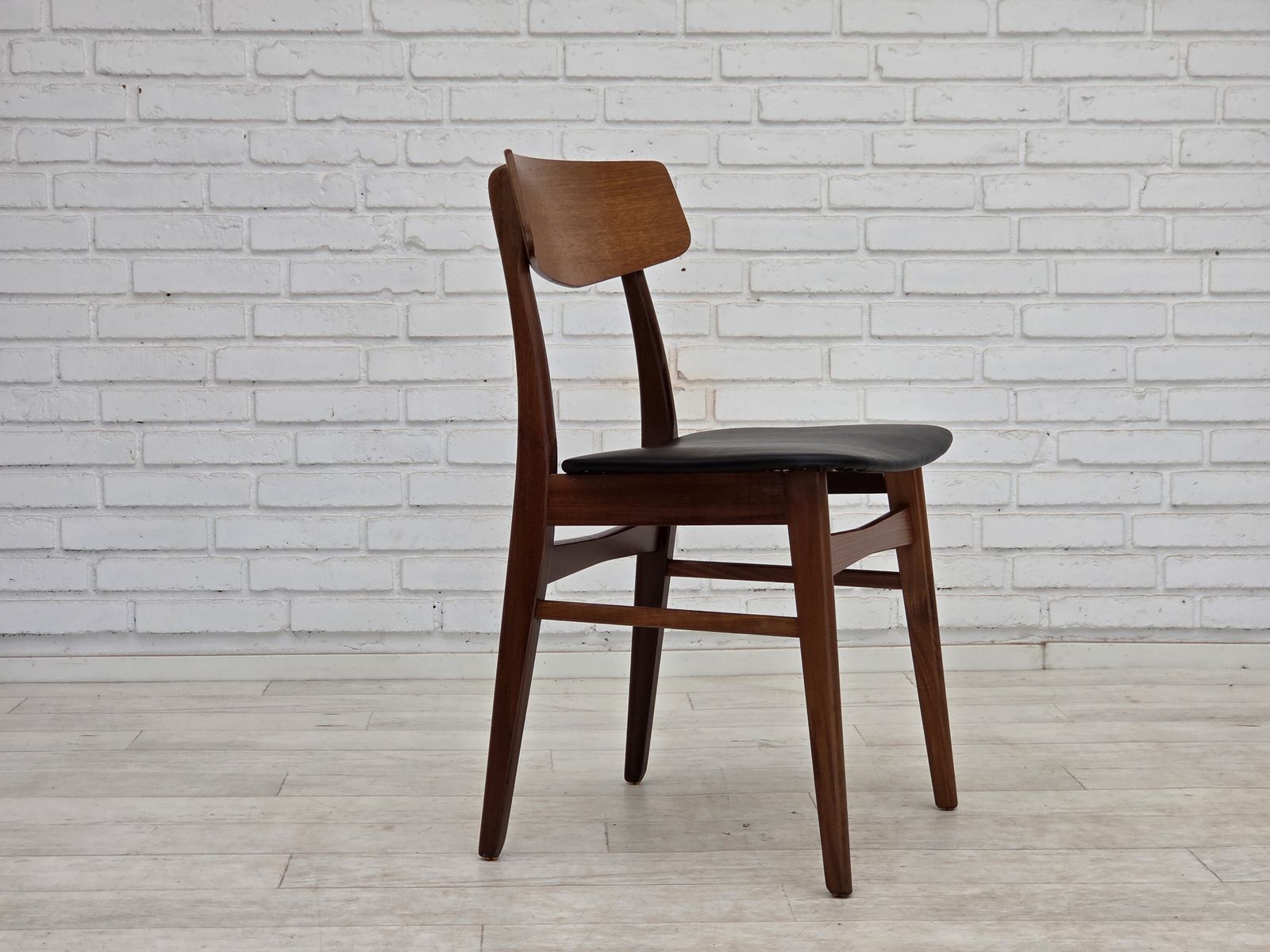 1970s, Set Of 4 Danish Dining Chairs By Findahl Møbelfabrik, Teak Wood. photo furniture