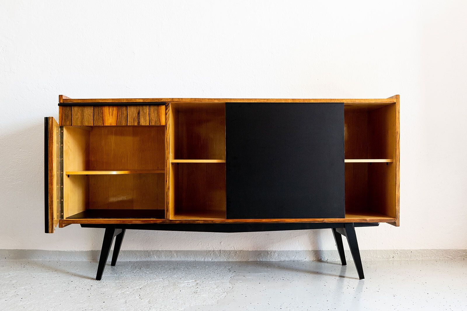 Vintage Dressoir, Polen, jaren 1970 photo for sale