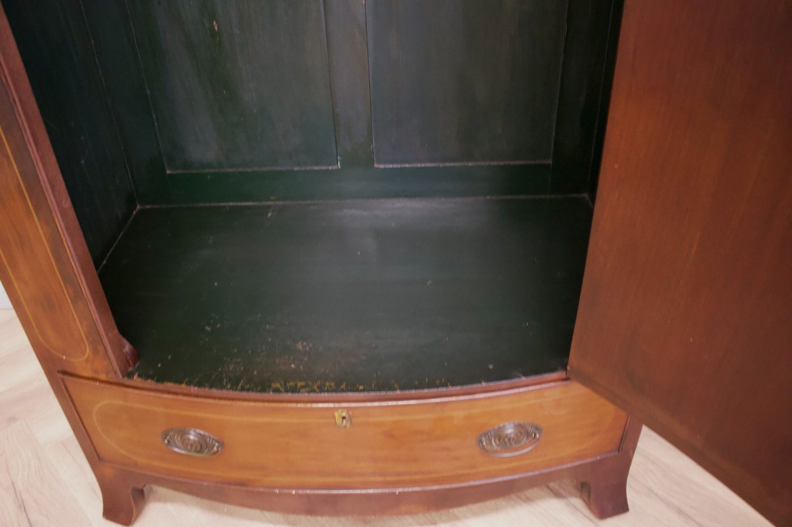 photo furniture Antique 19th Century Bow Fronted Mahogany Wardrobe, 1890s #1859