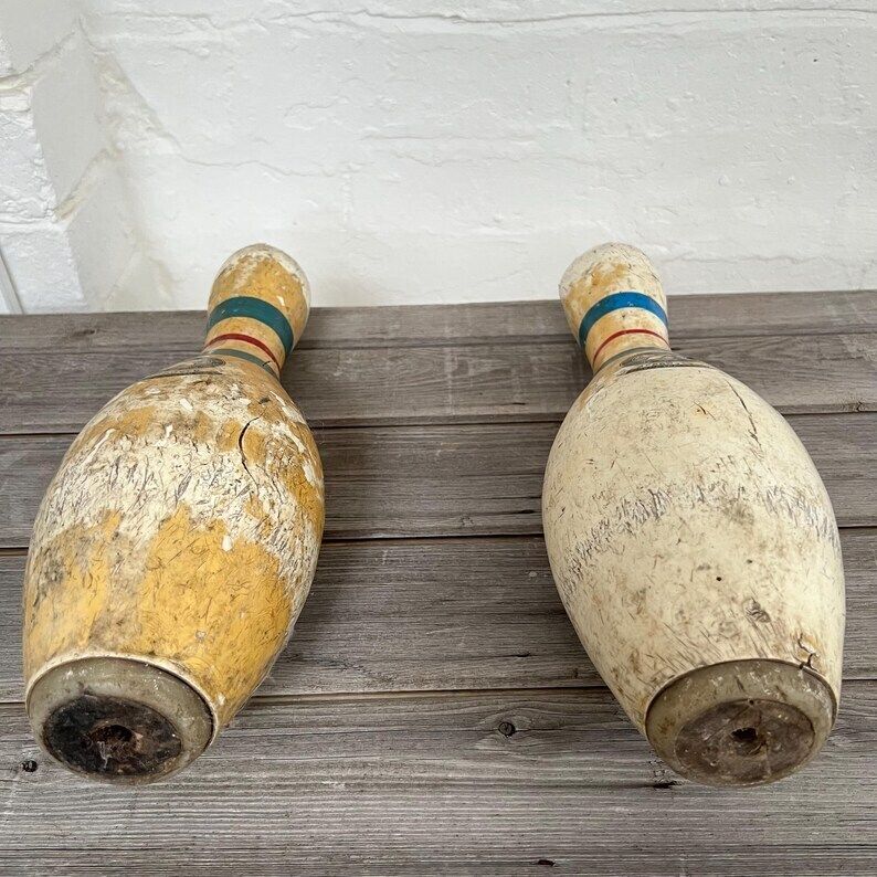 photo furniture 2 X Vintage Bowling Pins