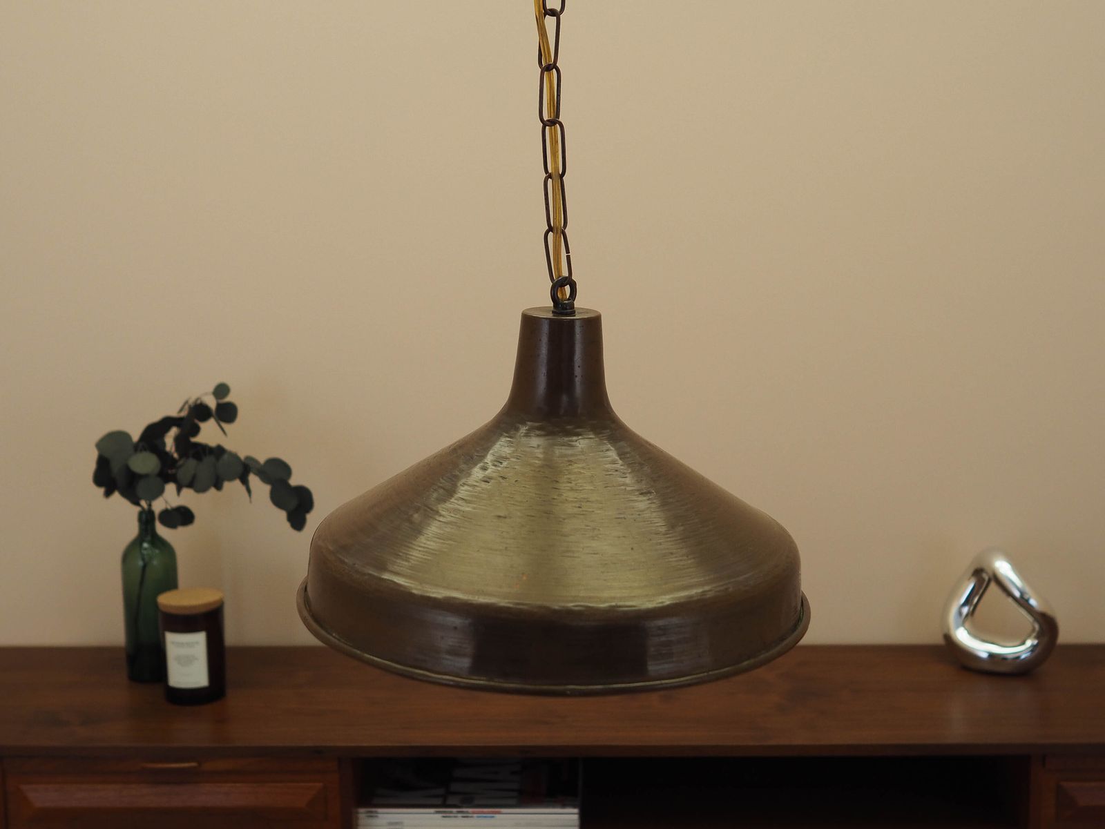 Deense Messing Hanglamp, Industriële Kap Met Scandinavisch Design, jaren 1960 photo for sale