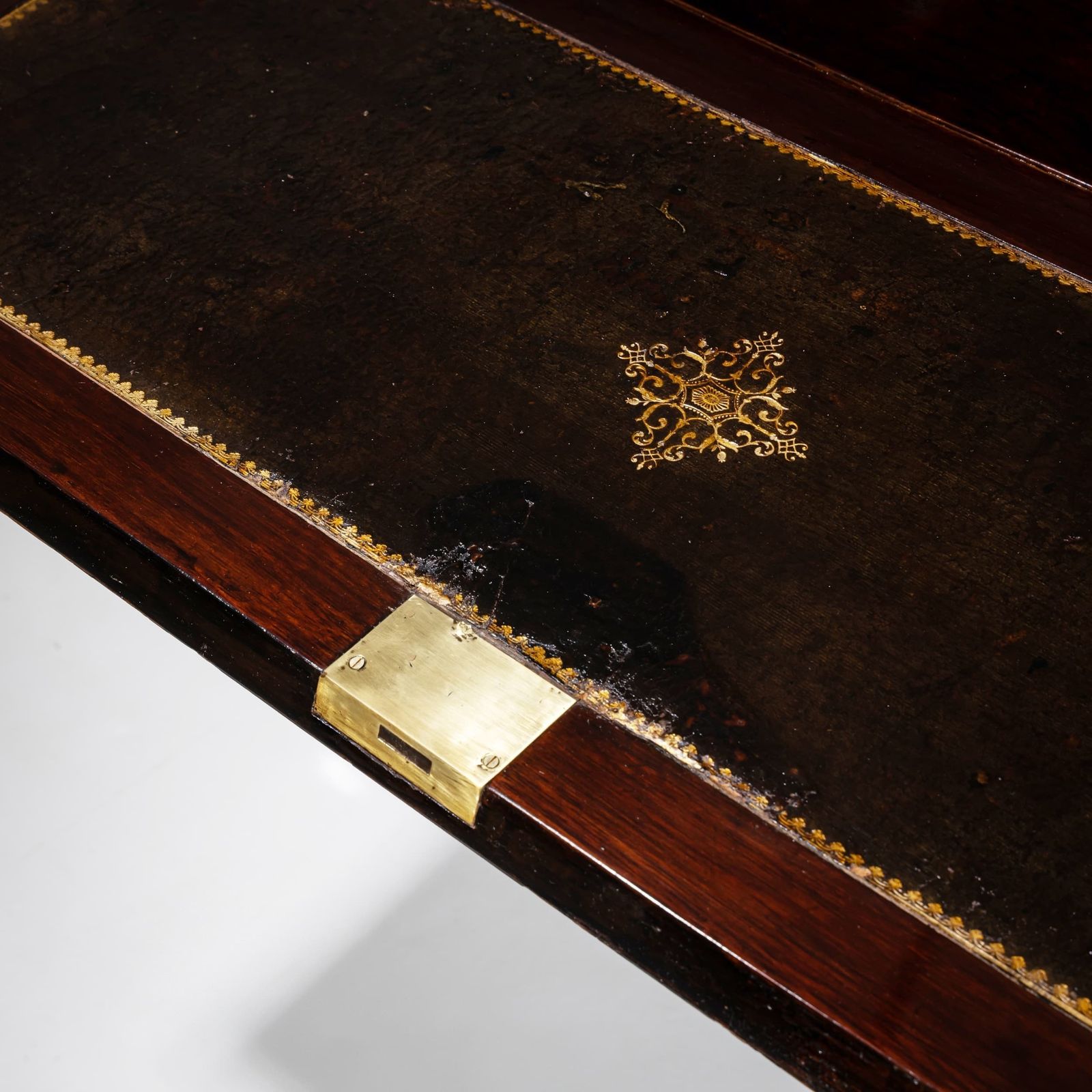 10500.0 Secrétaire baroque à abattant, décor de marqueterie, XVIIIe siècle photo