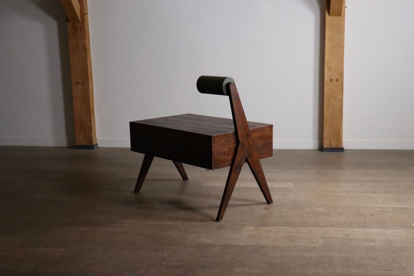 Pierre Jeanneret Bureau met Geïntegreerde Lamp, Chandigarh, jaren 1950 photo vintage