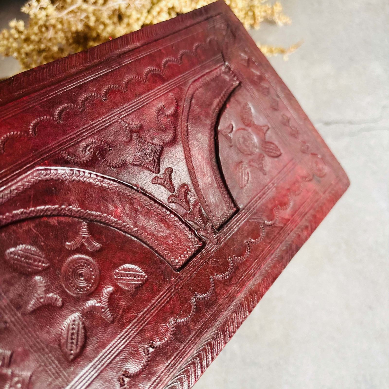 Woonaccessoires Noord-Afrikaanse bewerkte leren doos photo