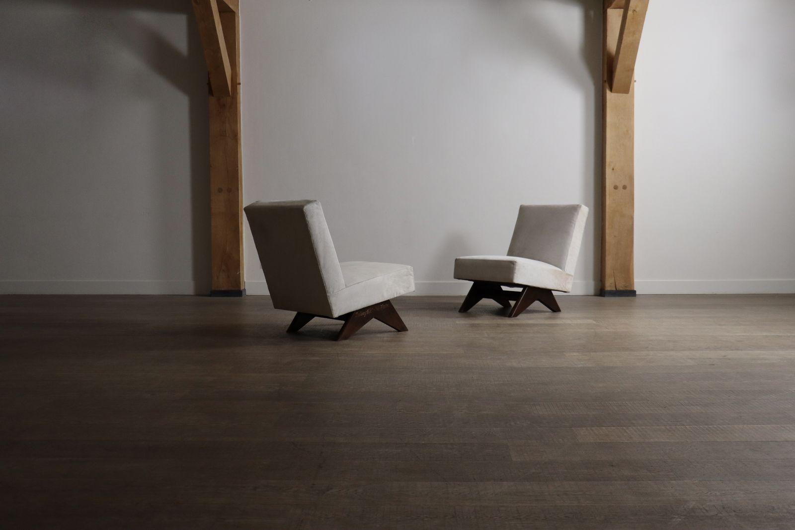 Paar Pierre Jeanneret 'Fireside' Chairs, Model No. PJ-SI-36-A photo 48000.0