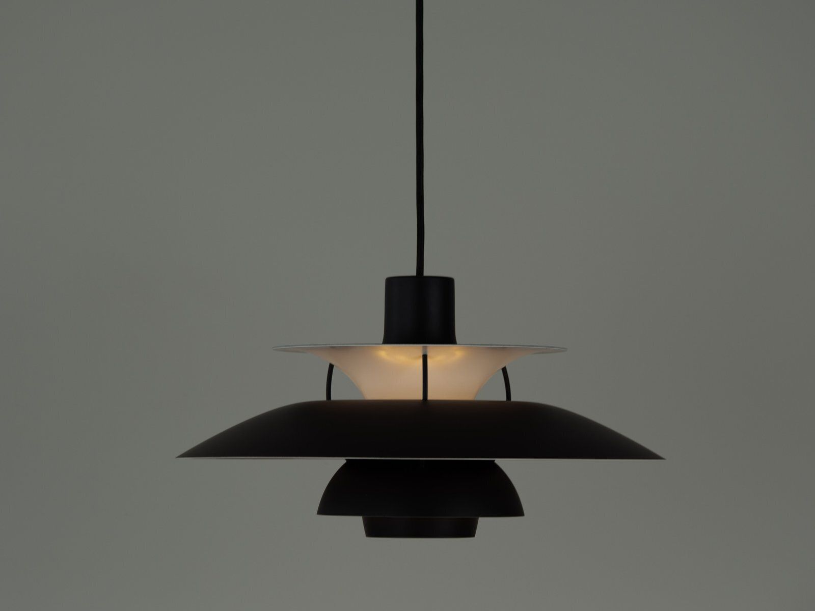 Lampe Ph 5 danoise vintage par Poul Henningsen pour Louis Poulsen, années 2000 photo furniture