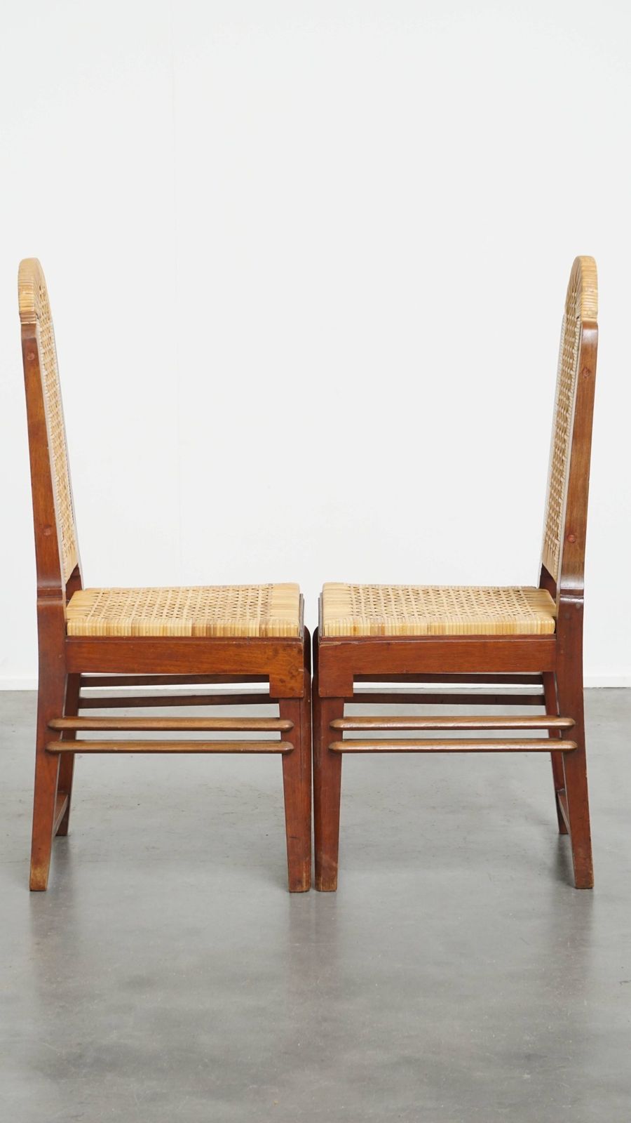Vintage set van zes art deco design eetkamerstoelen van rotan en hout met afneembare gestoffeerde zittingen. photo Meubels
