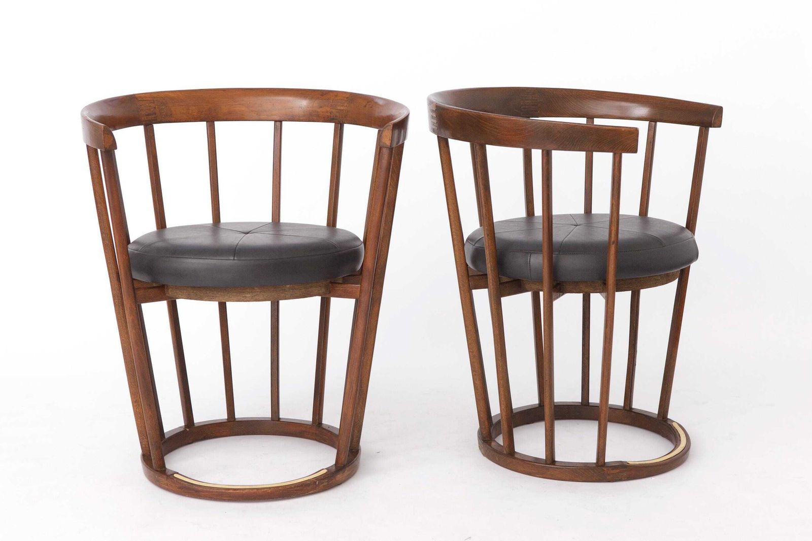 photo for sale Set van 4 Vintage Barrel Chairs, jaren 1970 Duitse Beukenhouten Eetkamerstoelen, Zwart Kunstleer, Mid-Century Modern Statement Chairs