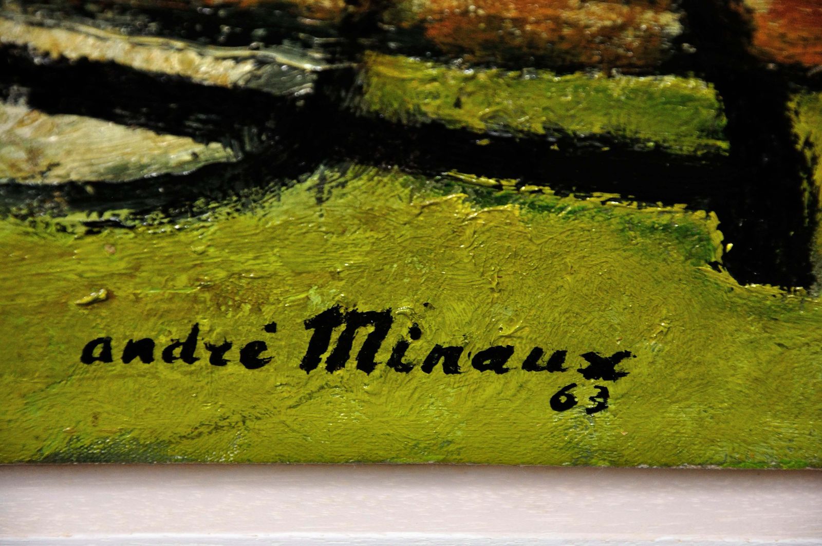 André Minaux, 1923-1986. Les Barques échouées, 1963. Peinture à l'huile française encadrée représentant des barques échouées sur une plage. photo Art