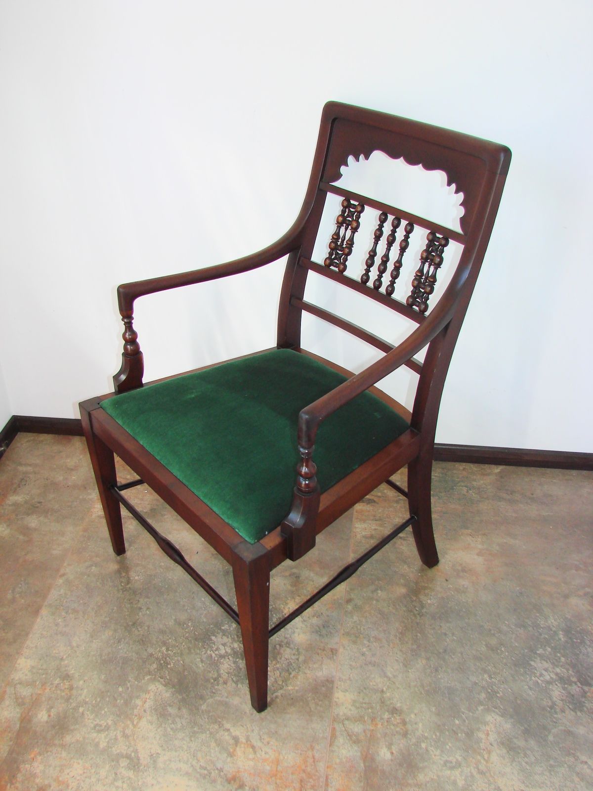 Mahonie fauteuil uit de overgang van de 19e naar de 20e eeuw photo for sale