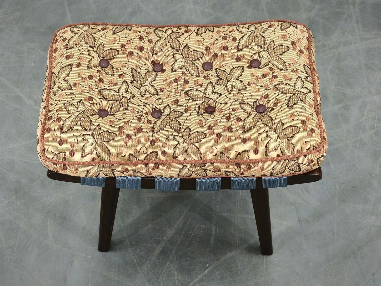 photo for sale Ton Mid Century Beuken Kruk Met Origineel Kussen, Tsjecho-Slowakije, Ca. 1956