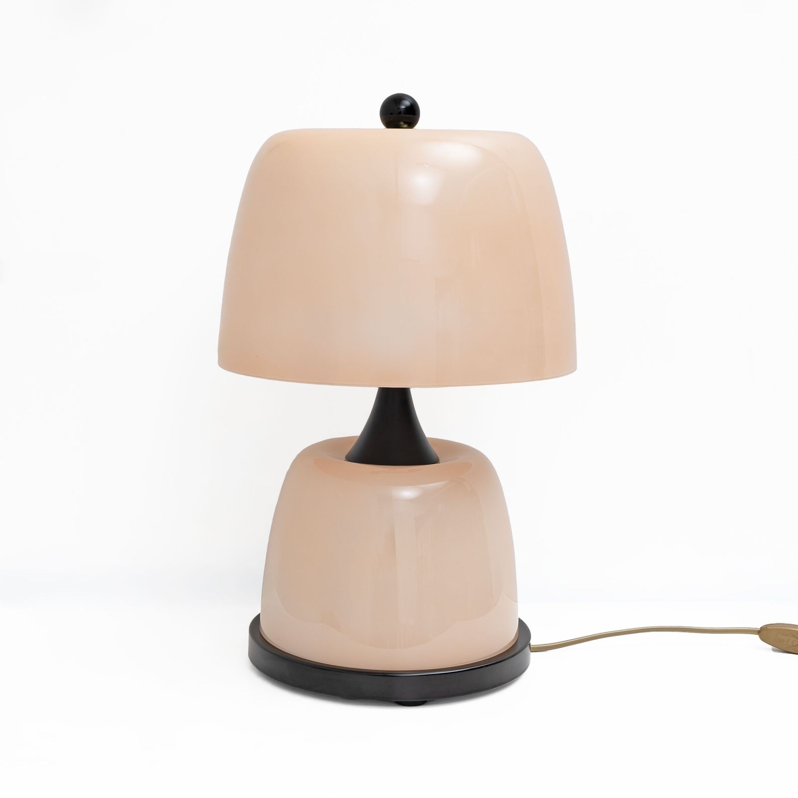 Pair Of Italian Murano Glass Table Lamps In Blush Pink With Brass Details photo for sale