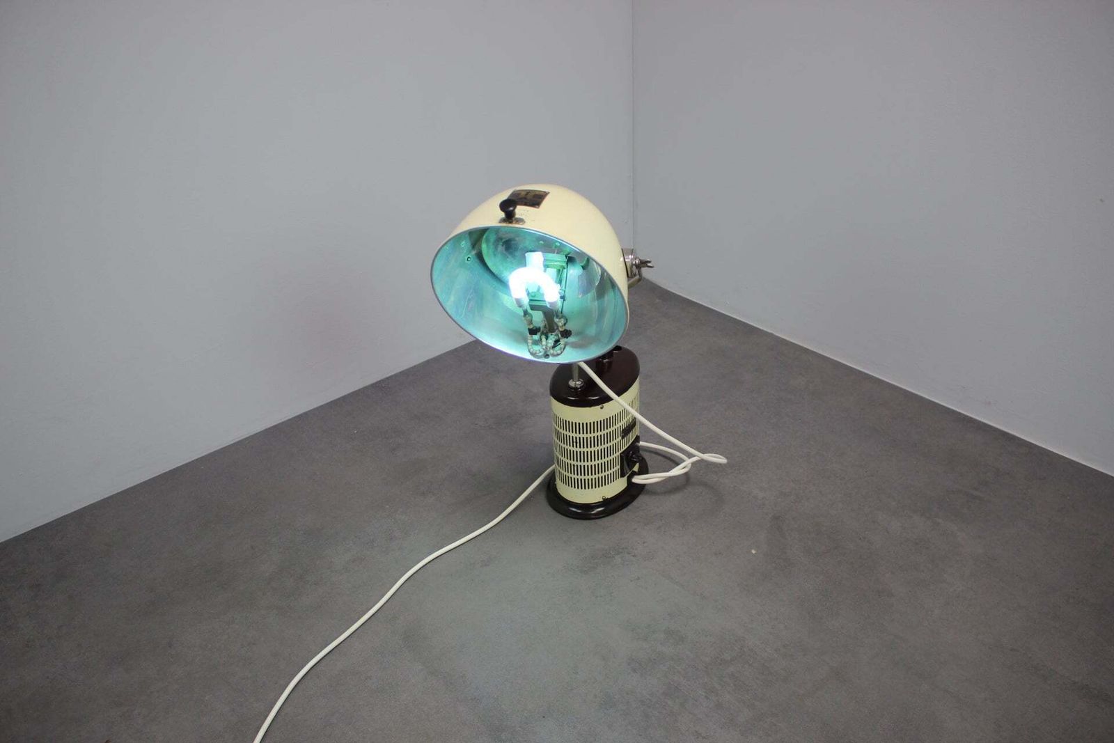 photo for sale 1930s Original Hanau Quartz Sun Lamp, German Medical Uv Therapy Lamp, Bauhaus In