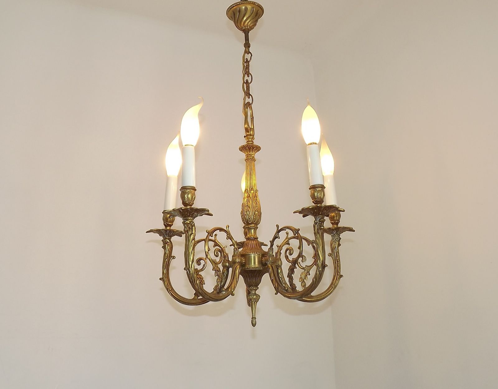 Elegante Franse bronzen Art Nouveau kroonluchter met 5 lichtpunten photo Verlichting