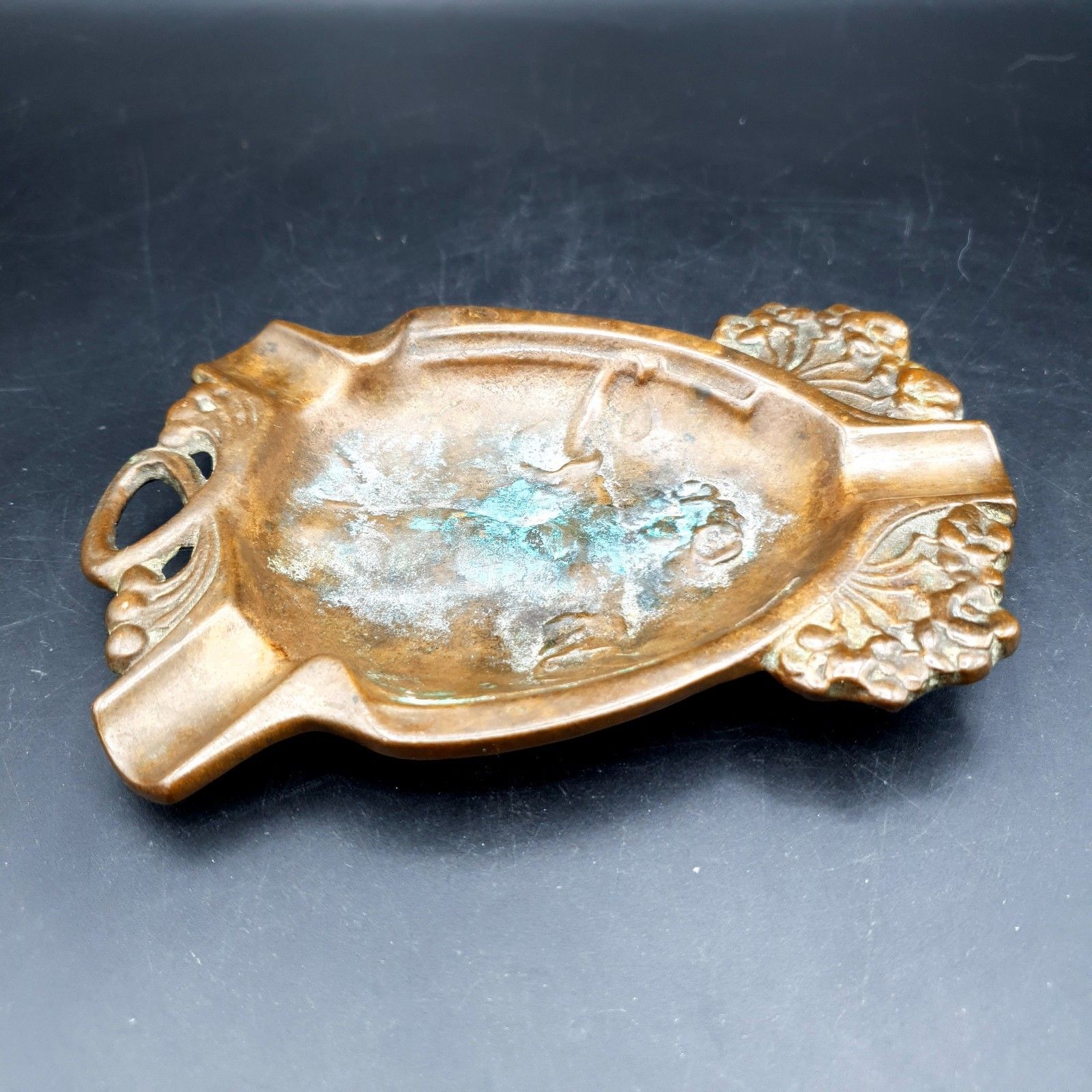 Antiek Art Nouveau Bronzen Figuratieve Asbak Vide Poche Dame Vrouw Bloemen Ca.1900 photo for sale