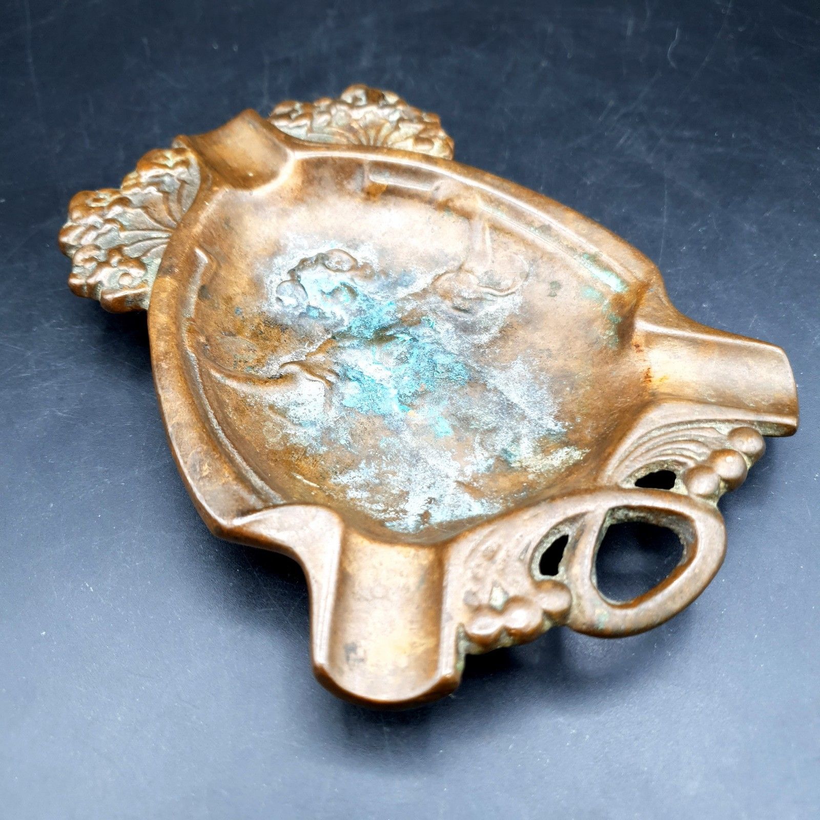 Antiek Art Nouveau Bronzen Figuratieve Asbak Vide Poche Dame Vrouw Bloemen Ca.1900 photo vinterior