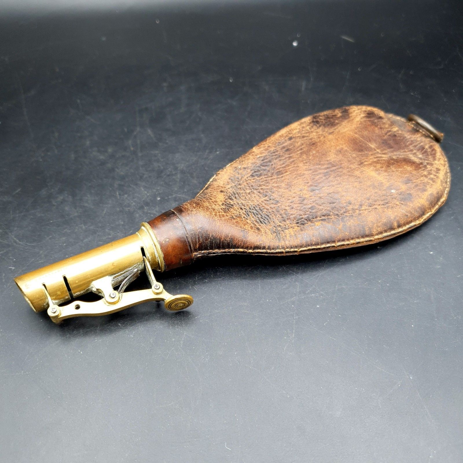Antiek Victoriaans leren hagelflesje W Bartram & Co messing jacht schietsport ca. 1870 photo for sale