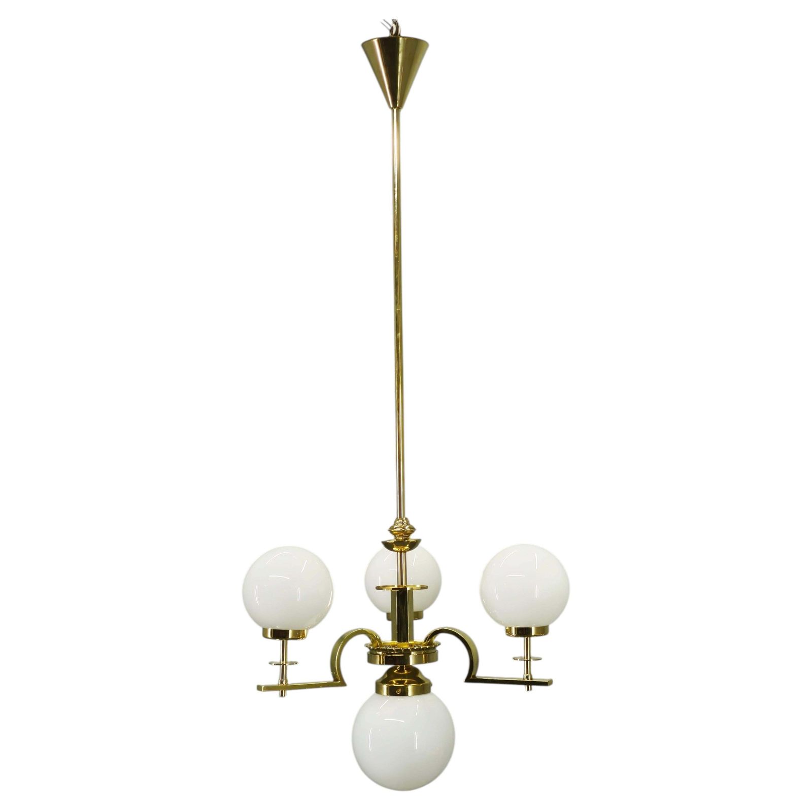 Art Deco Messing en Opaalglobe Hanglamp uit de jaren 1930, Tsjechoslowakije