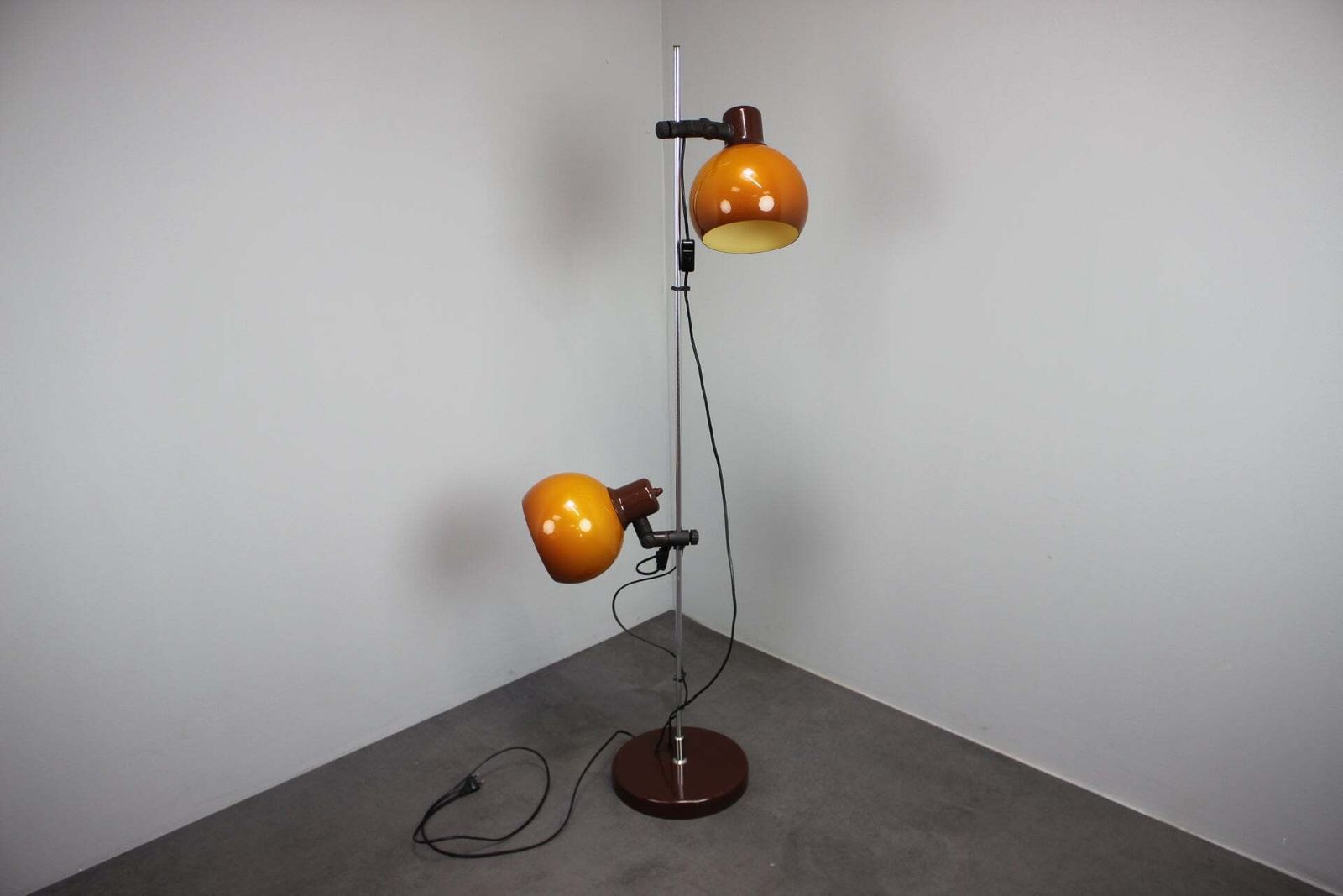Lampadaire double réglable Space Age hongrois en orange et marron, chromé, années 1970 photo vinterior