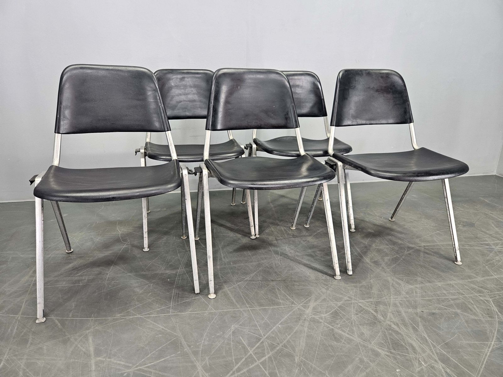 Set van vijf mid-century stapelstoelen van Knoll door Don Albinson, jaren 1970 photo 1006.0