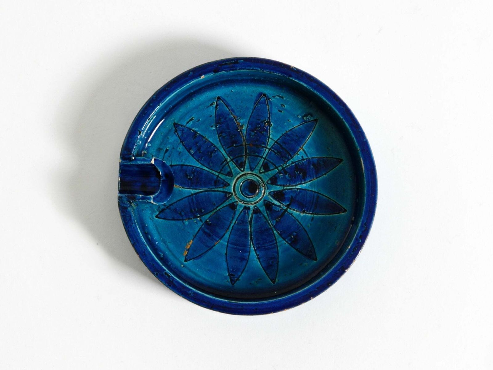 Italiaanse keramische tafelasbak Rimini Blu ca. jaren 1960 van Aldo Londi voor Bitossi photo for sale