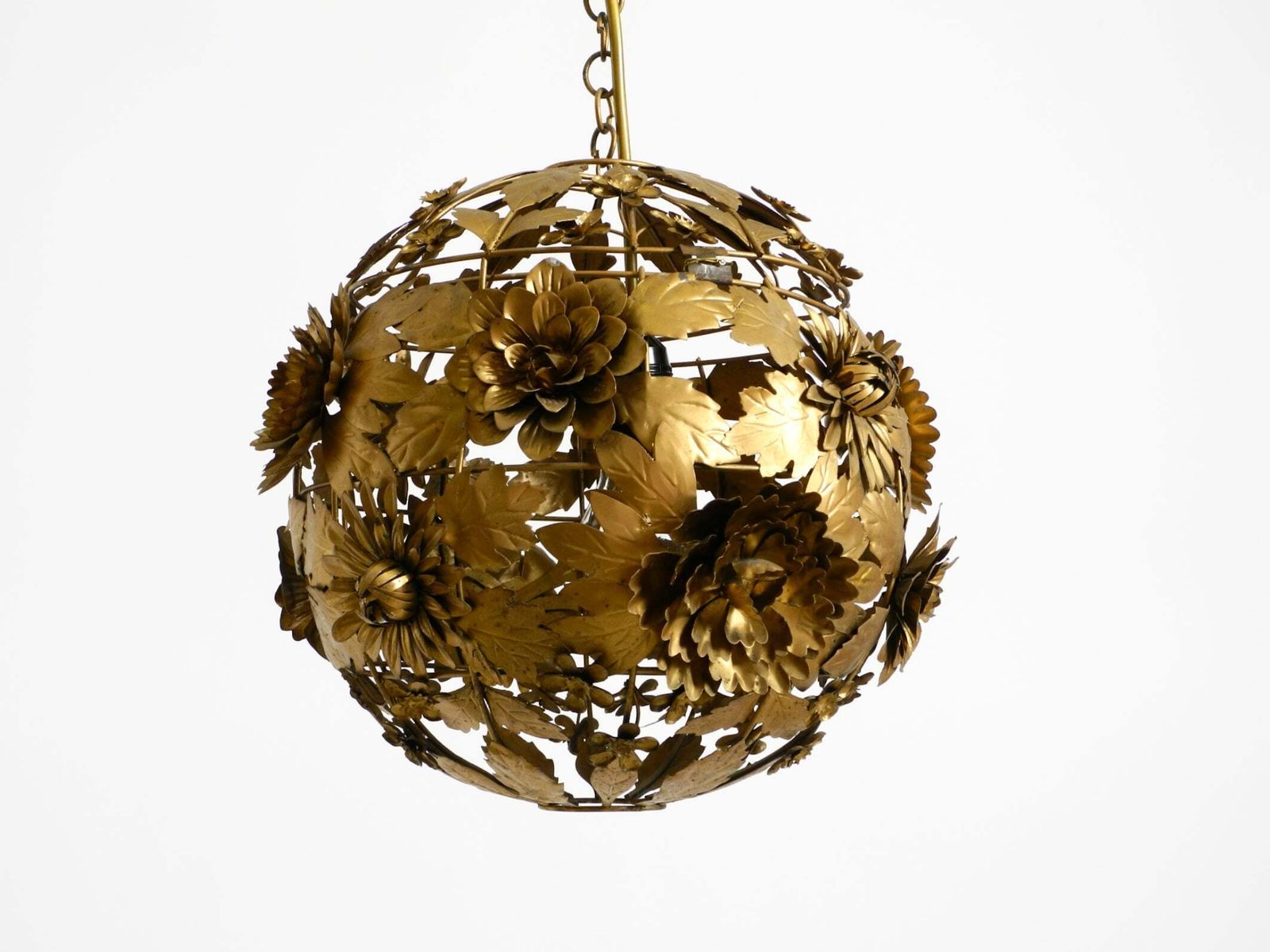 Bloemvormige Regency Bolvormige Metalen Plafondlamp, jaren 1970, Regency photo 1180.0
