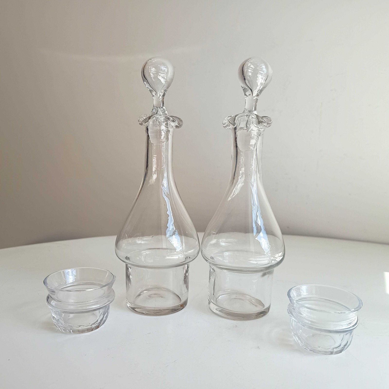 photo vinterior Vintage Christofle Art Deco Cruet Set: Oil Vinegar Condiments Bottles / Jars, Silver Plated Stand