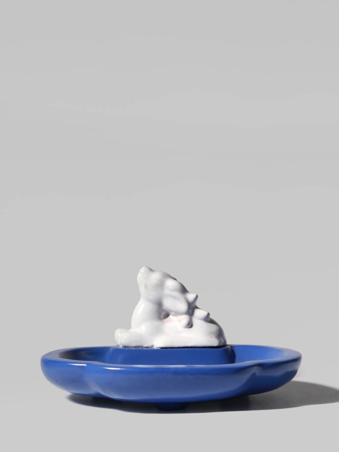 Gabriel Burmeister White Deer art deco keramische schaal, voor Gabriel Keramik, jaren 1930, Zweden