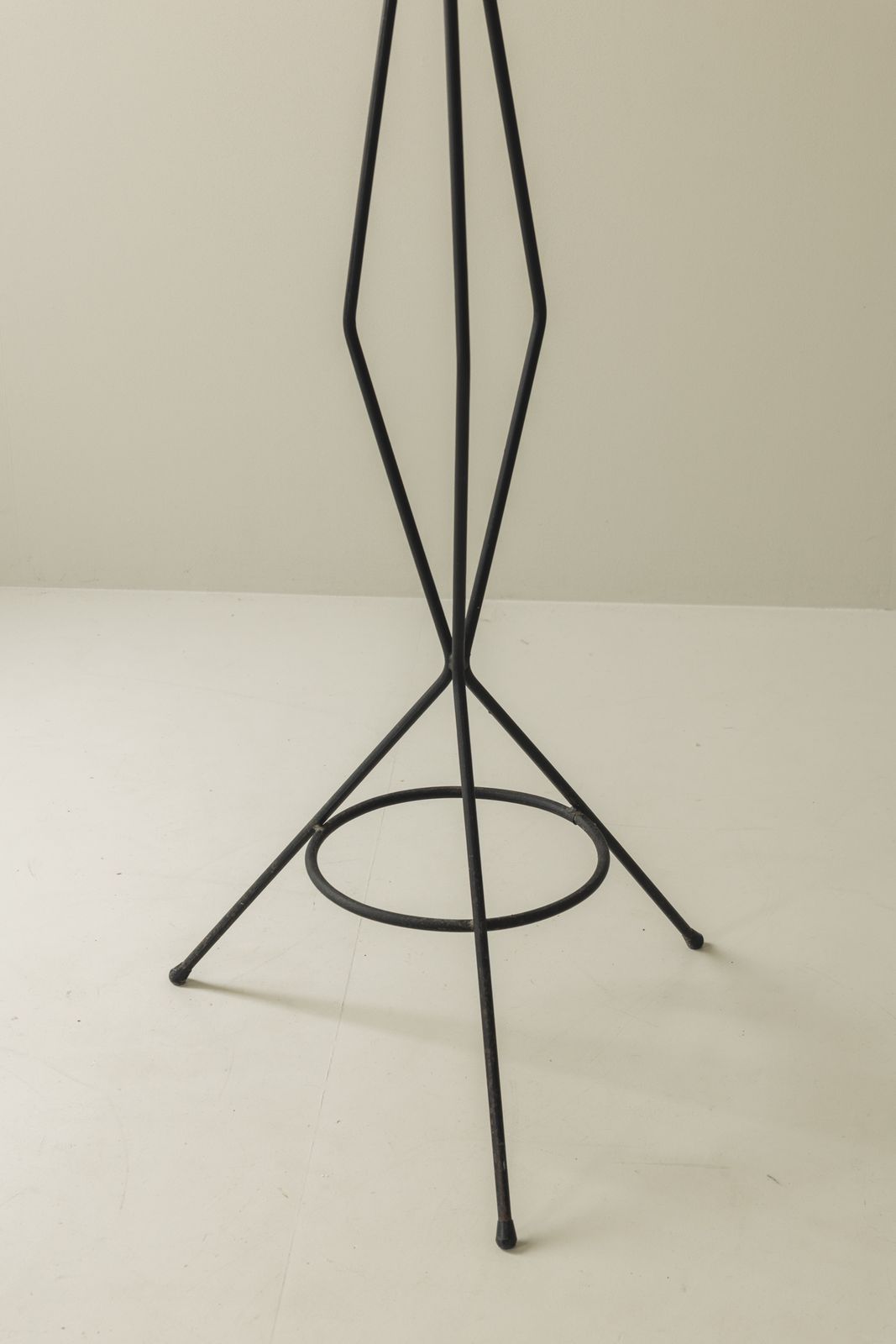 photo furniture Franse modernistische kapstok, ca. jaren 1950