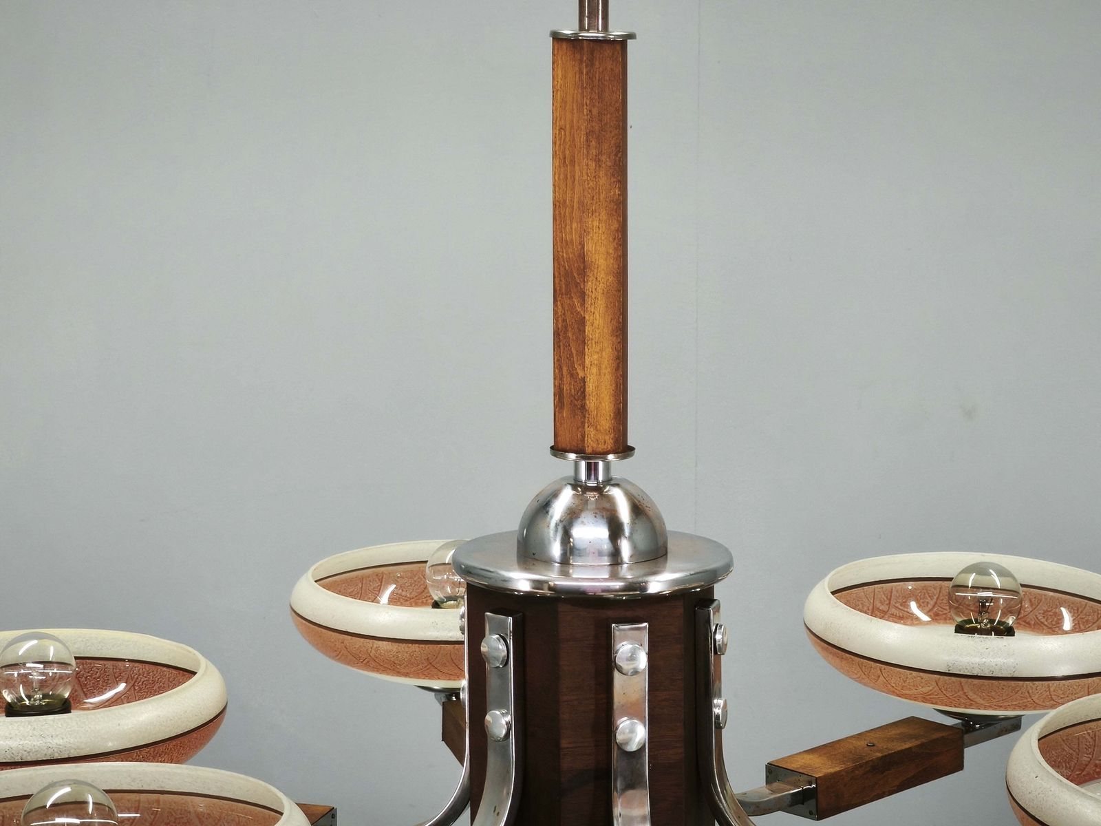 Grote art deco kroonluchter in chroom, hout en glas met zes lichtpunten, jaren 1930 photo vinterior