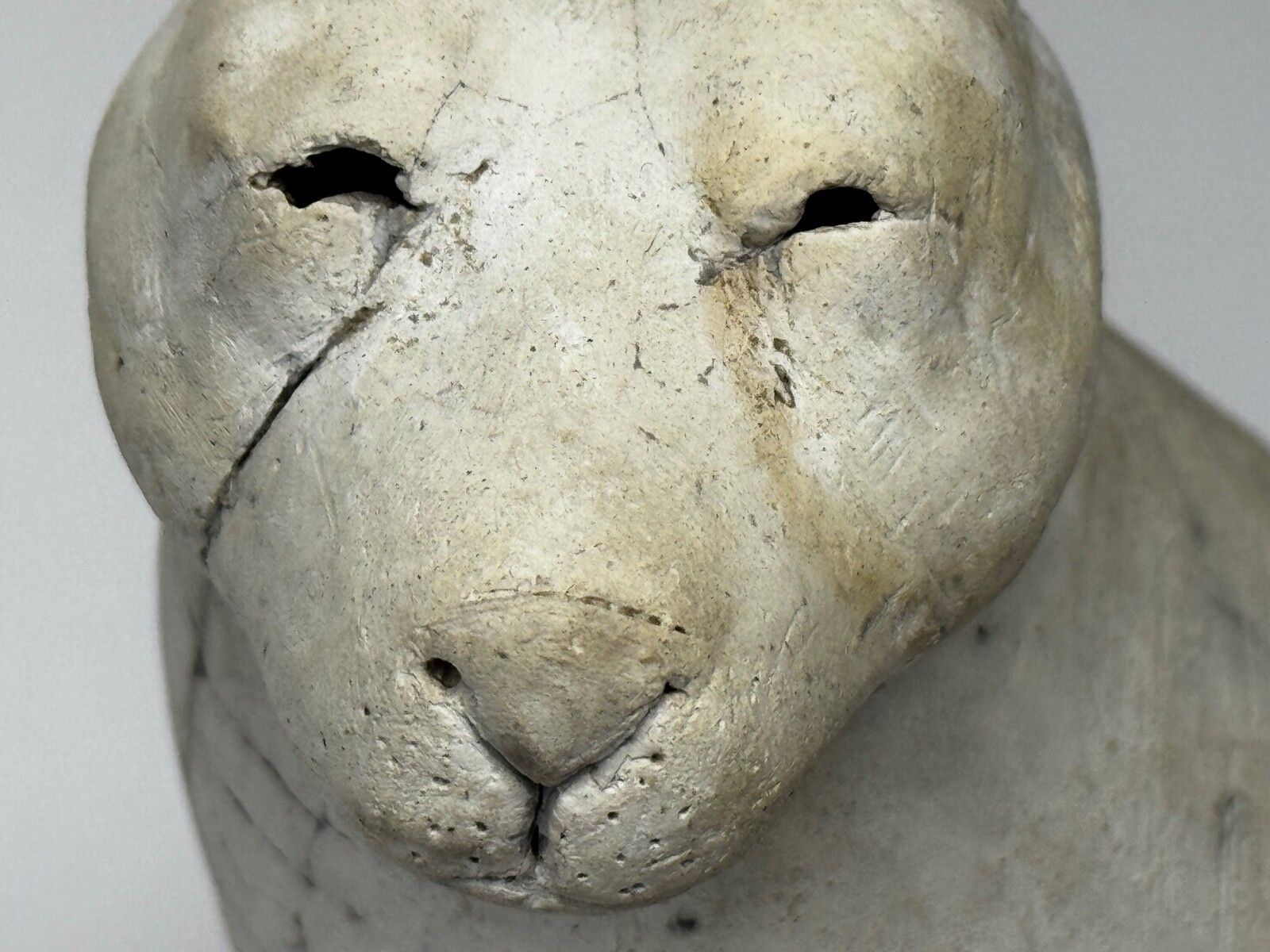 Vintage Studio Pottery American Pit Bull Terrier Hondensculptuur Raku Stijl photo vinterior