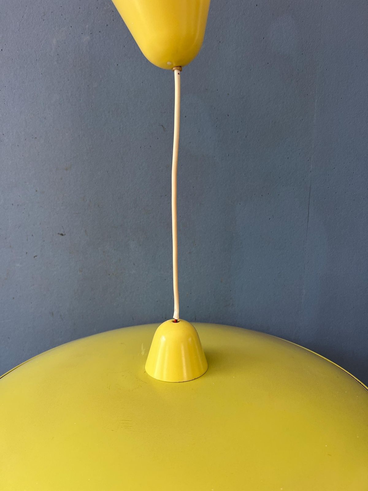 photo for sale Mid-Century Opaline Glazen Hanglamp Met Gele Metalen Kap