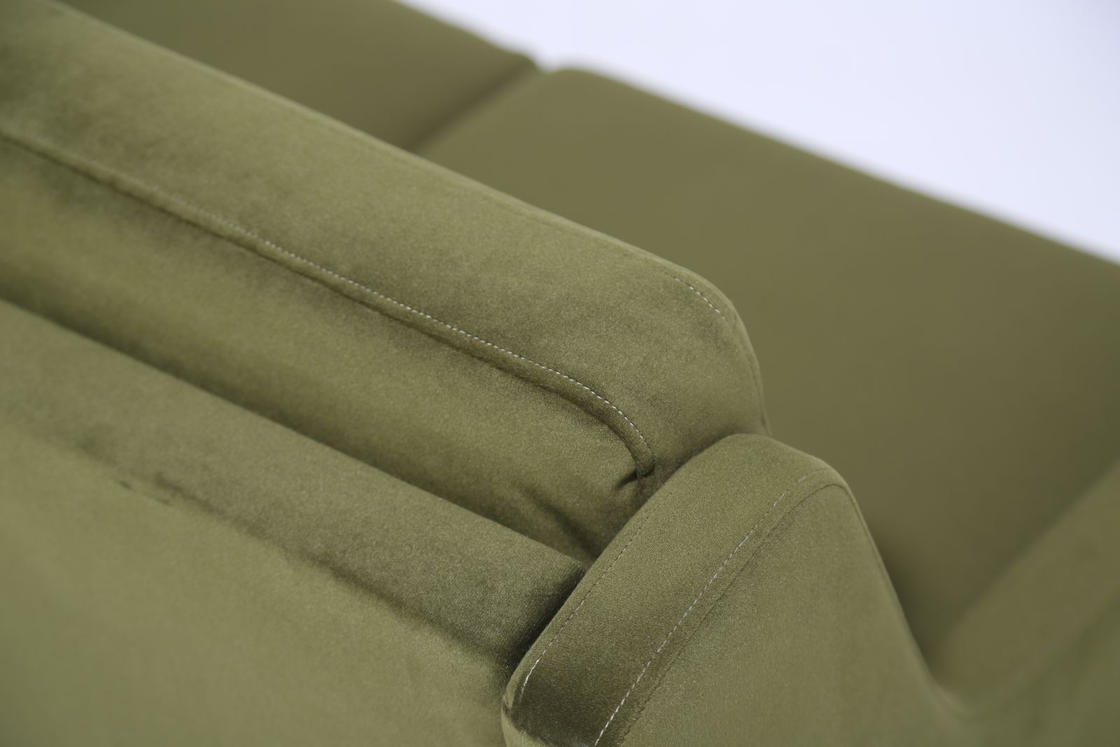 photo vinterior Vintage Danish Moss Green Velvet Three Seat Sofa By George Thams For Vejen Polstermøbelfabrik, 1960s.