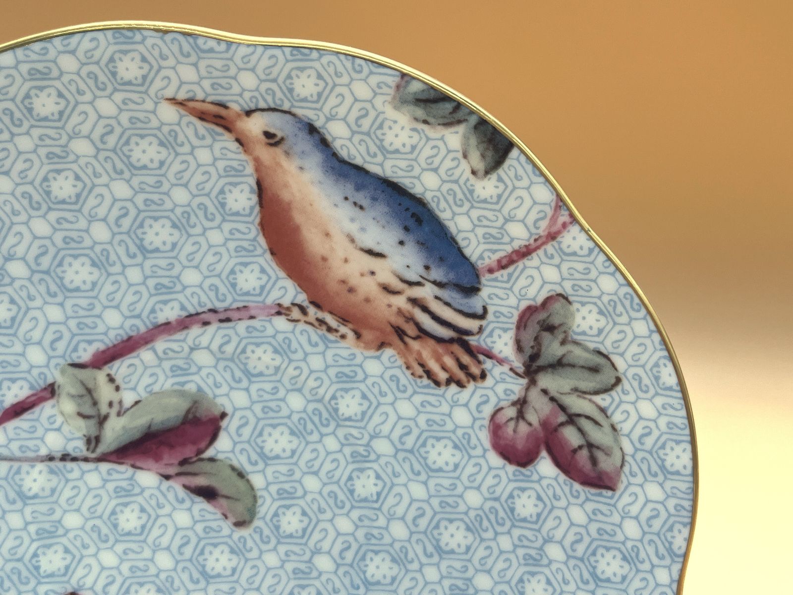 Wedgwood China Cuckoo Blue Design theekop op voet met schotel. photo for sale