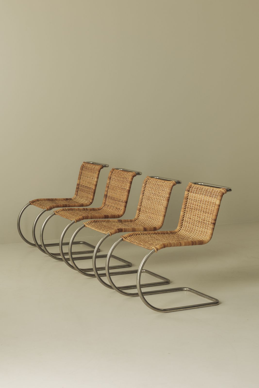 Set B42 Cantilever Dining Chairs by Ludwig Mies Van Der Rohe voor Tecta, jaren 1970 photo 4000.0